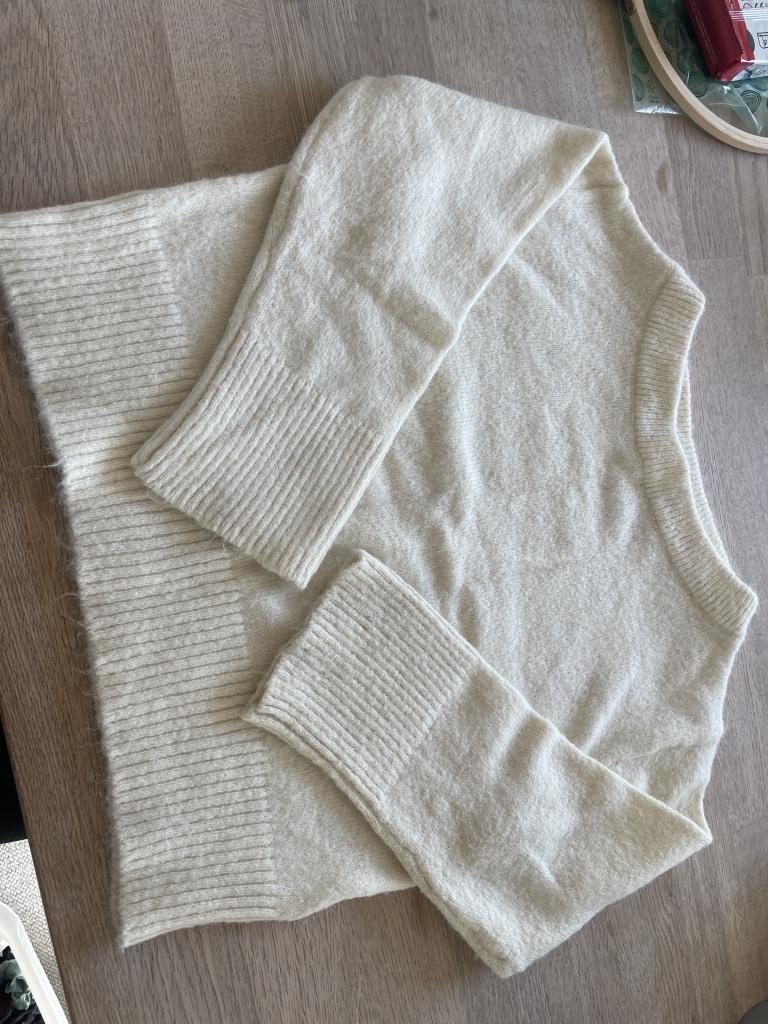Gina tricot 134 sand stri