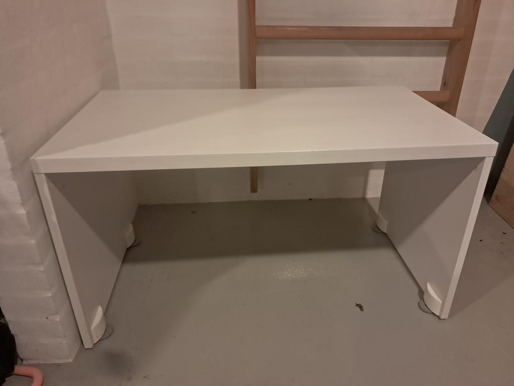 Ikea lavt bord hvid