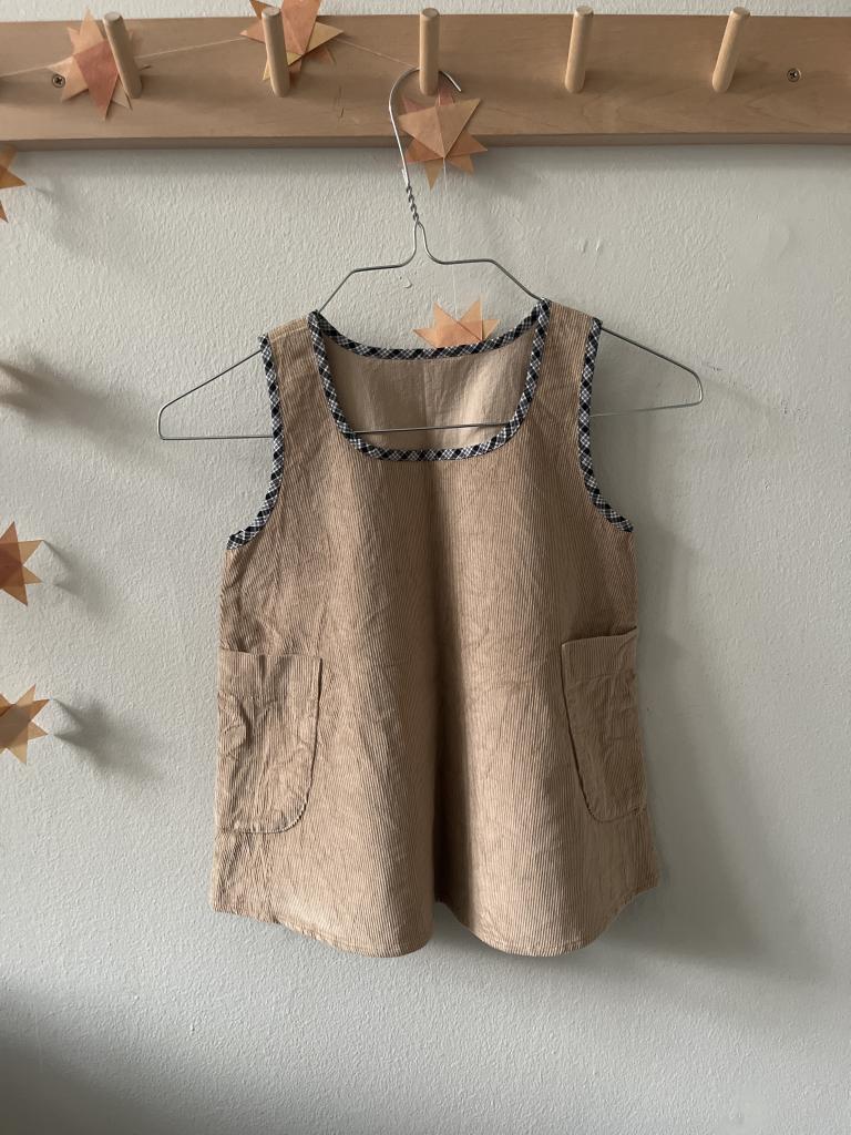 Sōm kjole fløjl beige 2 år