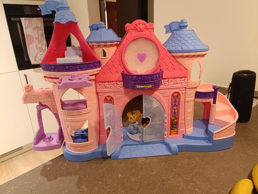 Little people disney slot