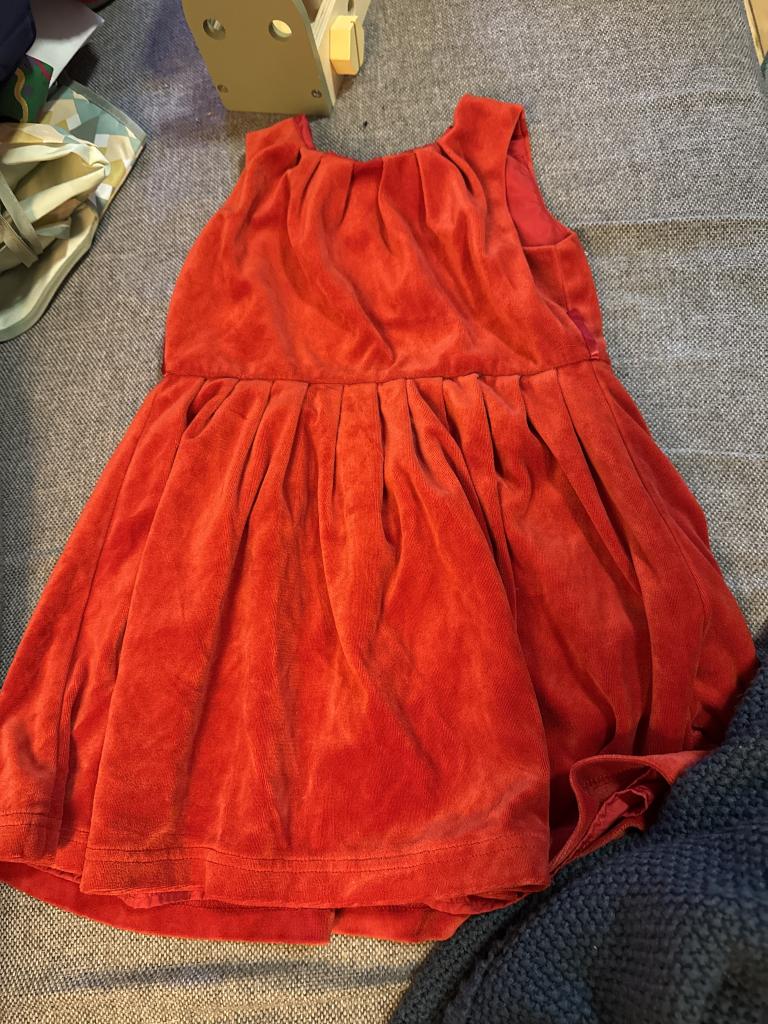 Carters kjole rød 104