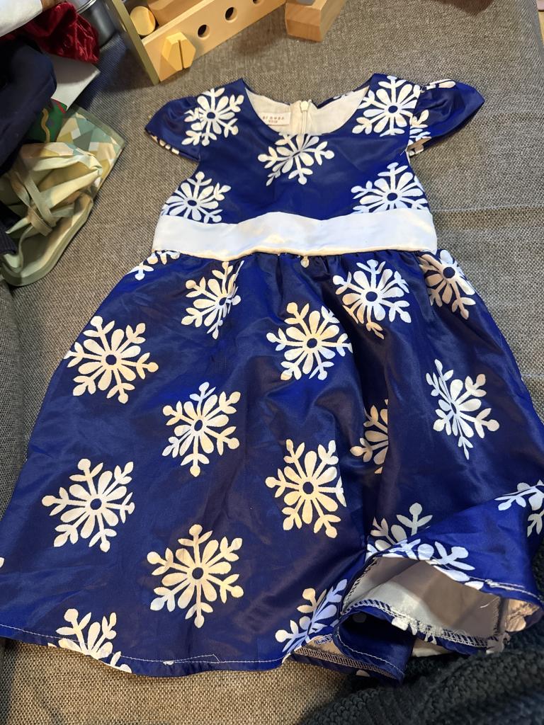 Blå kjole snefnug 98
