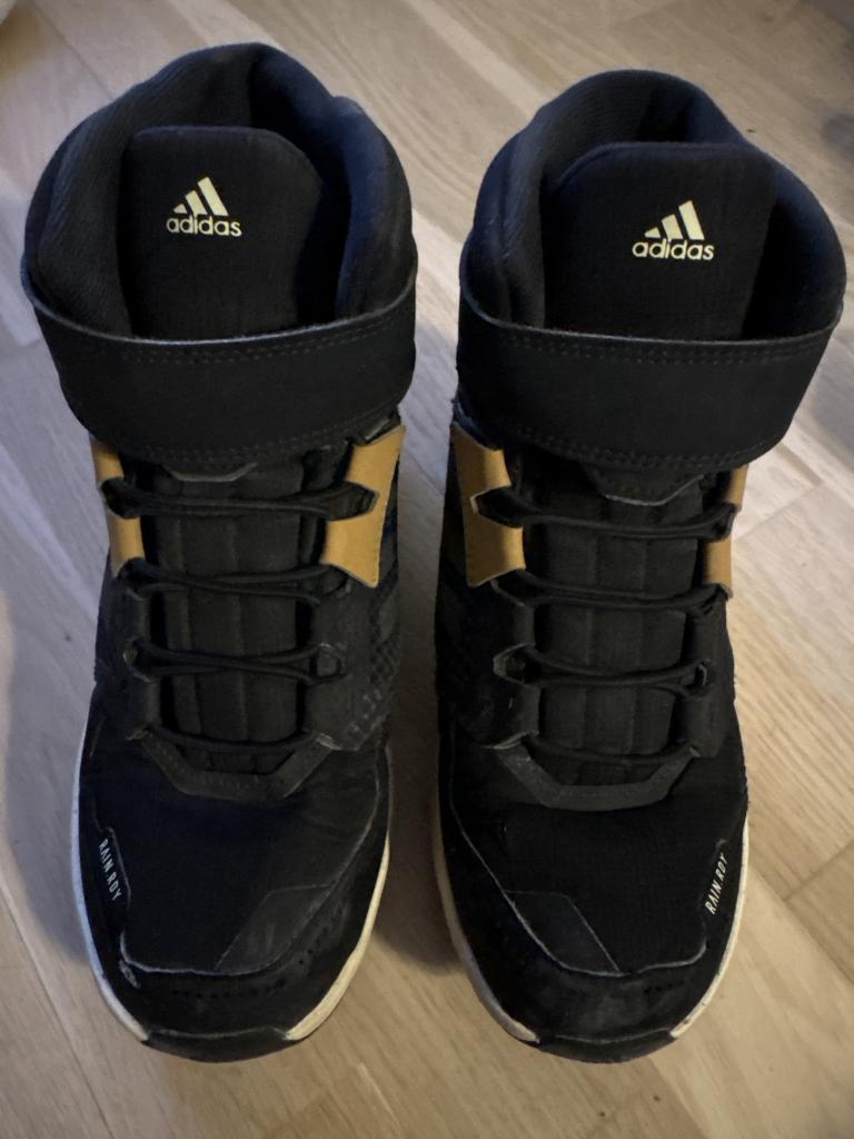 Adidas vinterstøvler 33