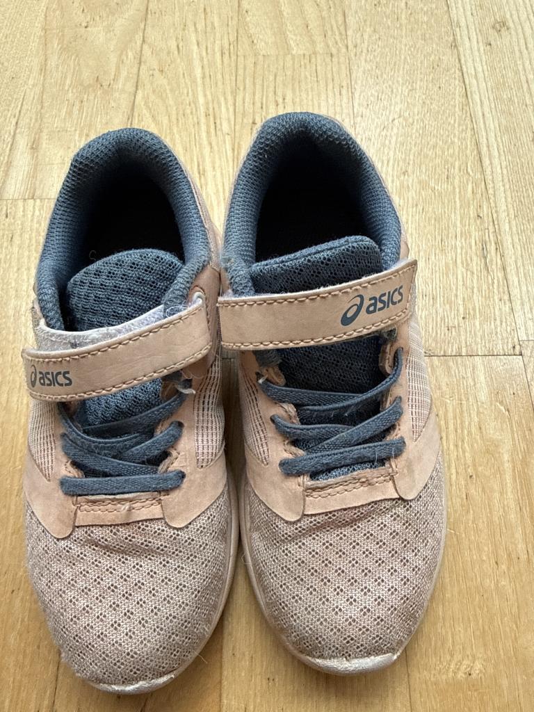 ASICS sko 28,5