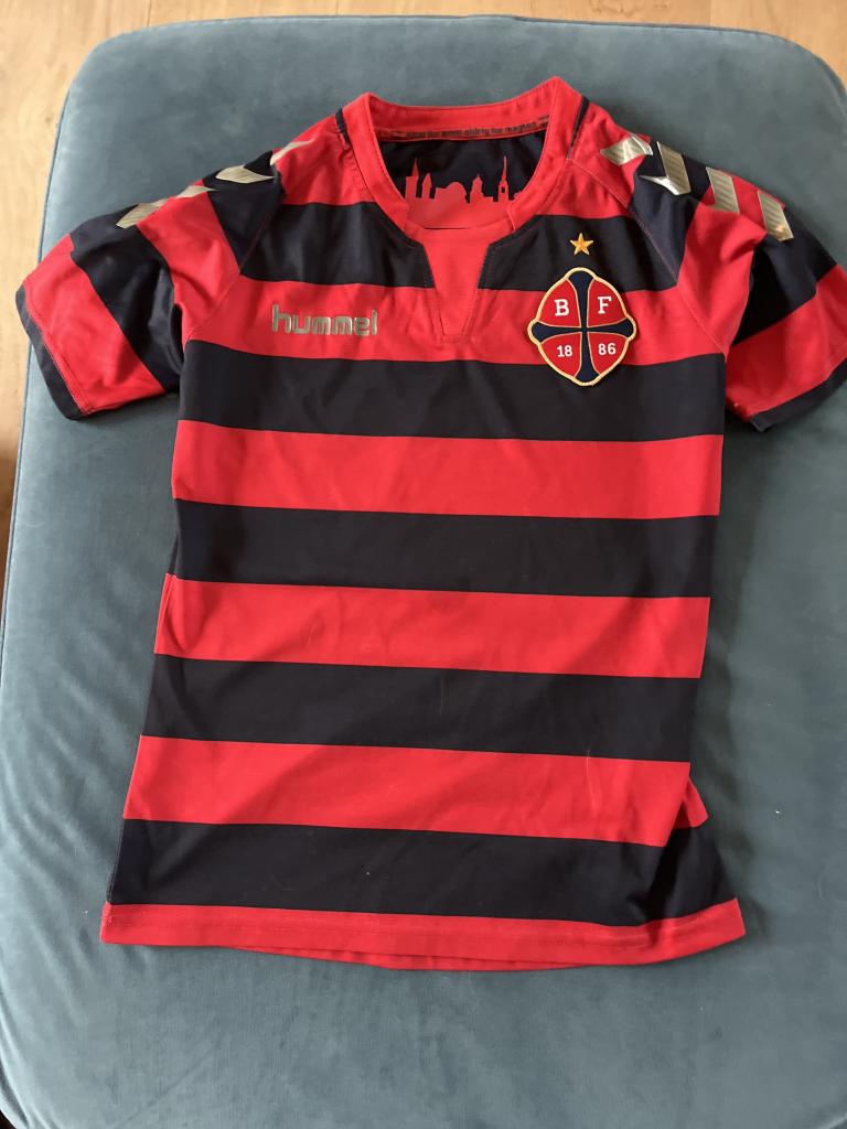 Fodboldt-shirt. 10 år