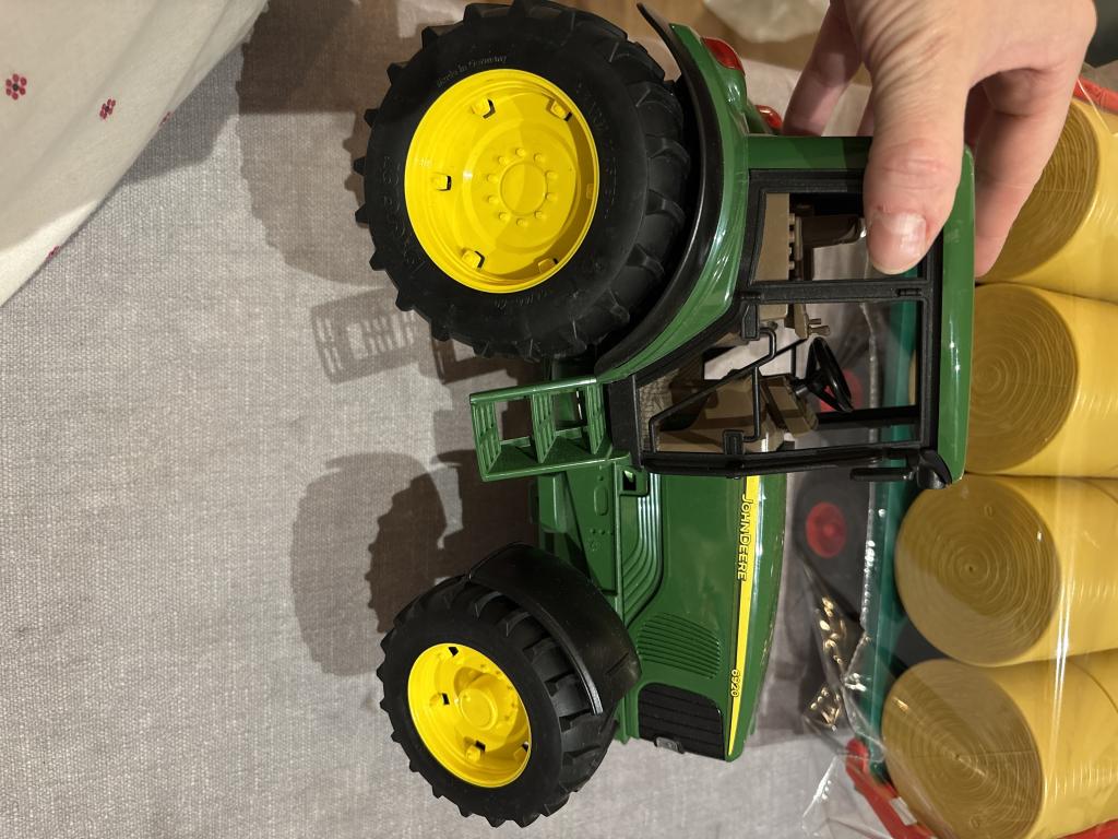 Bruder John D. Traktor