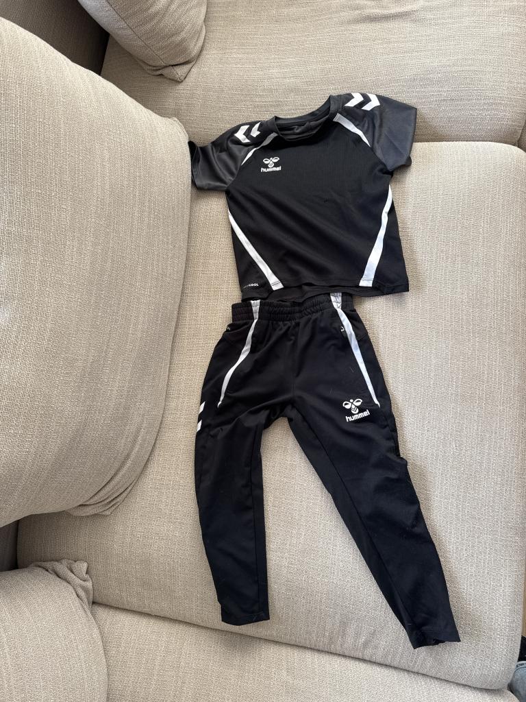 Sportstøj fra Hummel