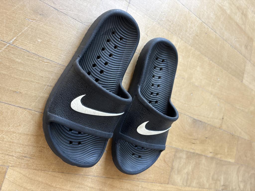 Nike badesko 28