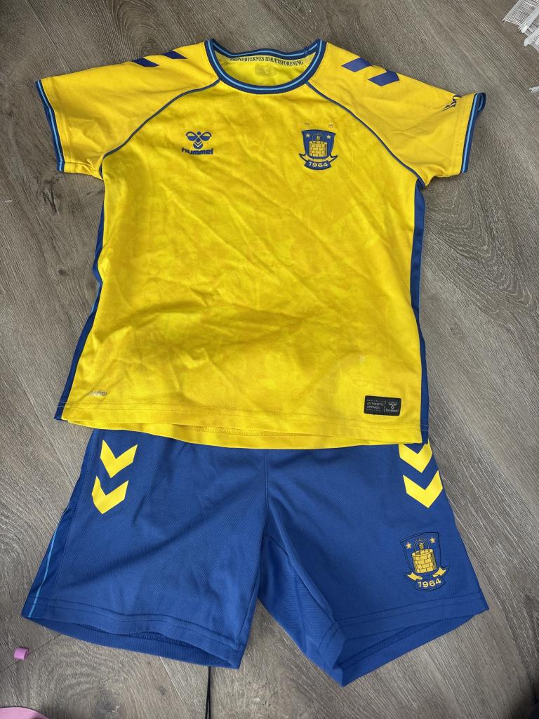 Brøndby spiller tøj 140