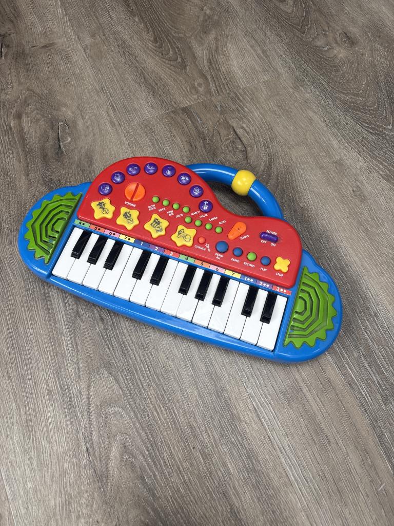Baby klaver m. Musik