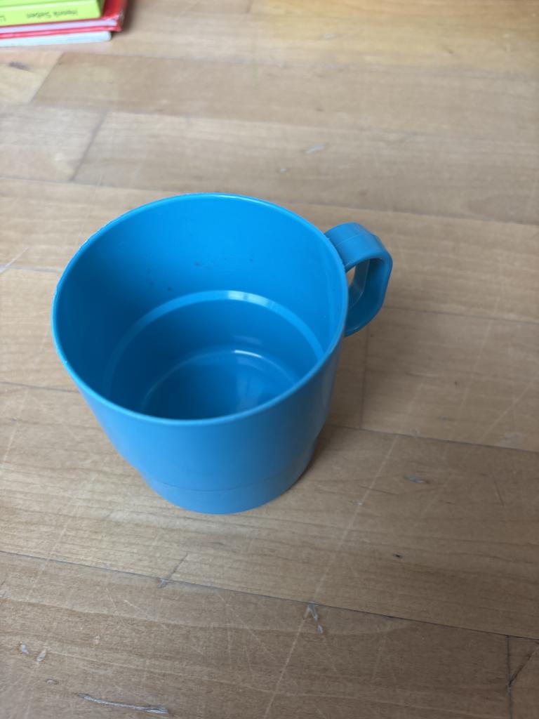 Blå plastkop
