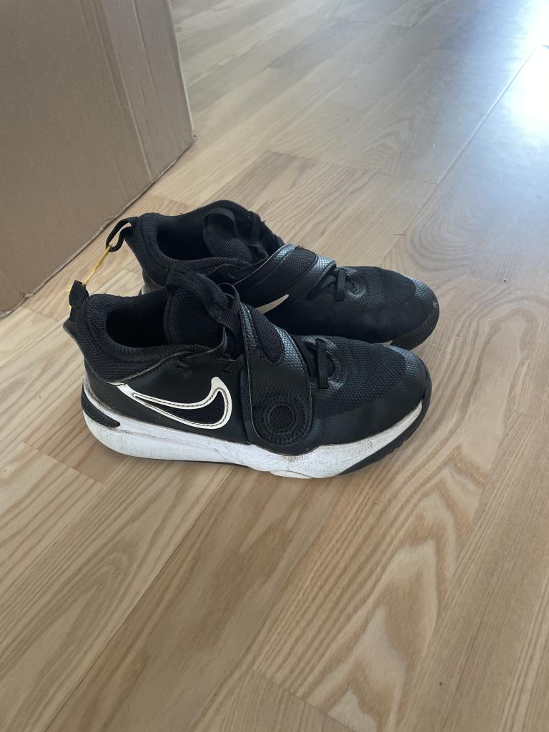 Nike sko 31,5