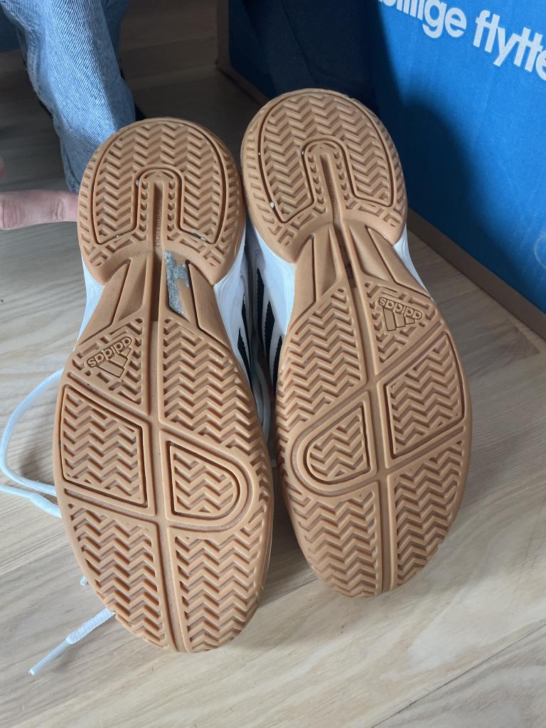 Adidas indendørs sko 38