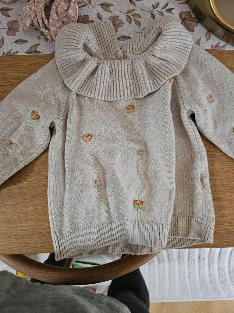 Beige strikbluse 92