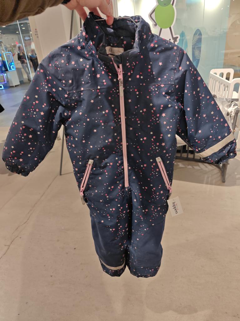 H&M flyverdragt