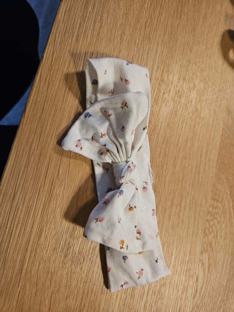 Hårpynt med sløjfe