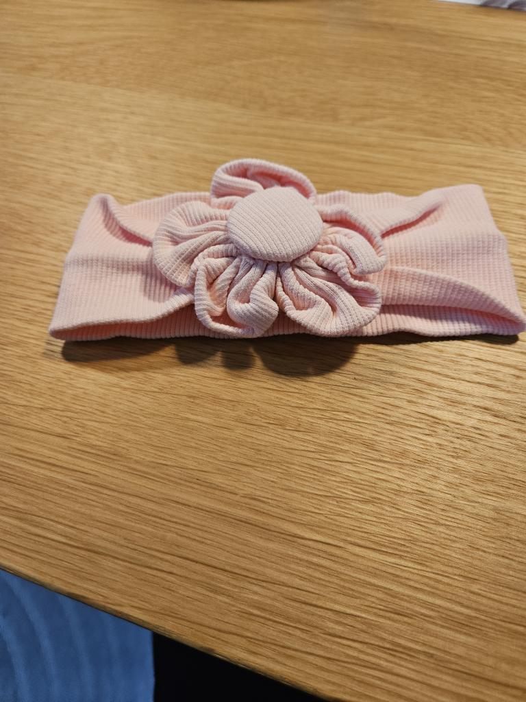 Lyserødt hårbånd