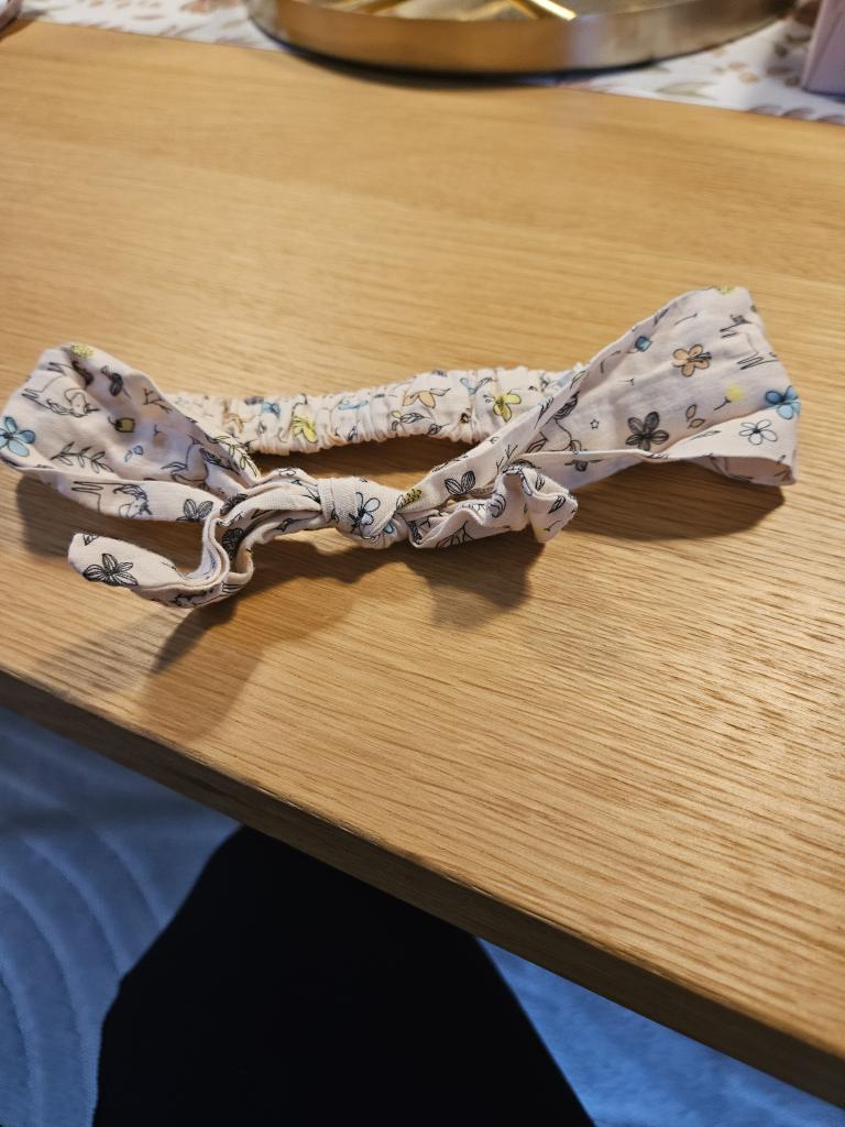Hårpynt med blomster