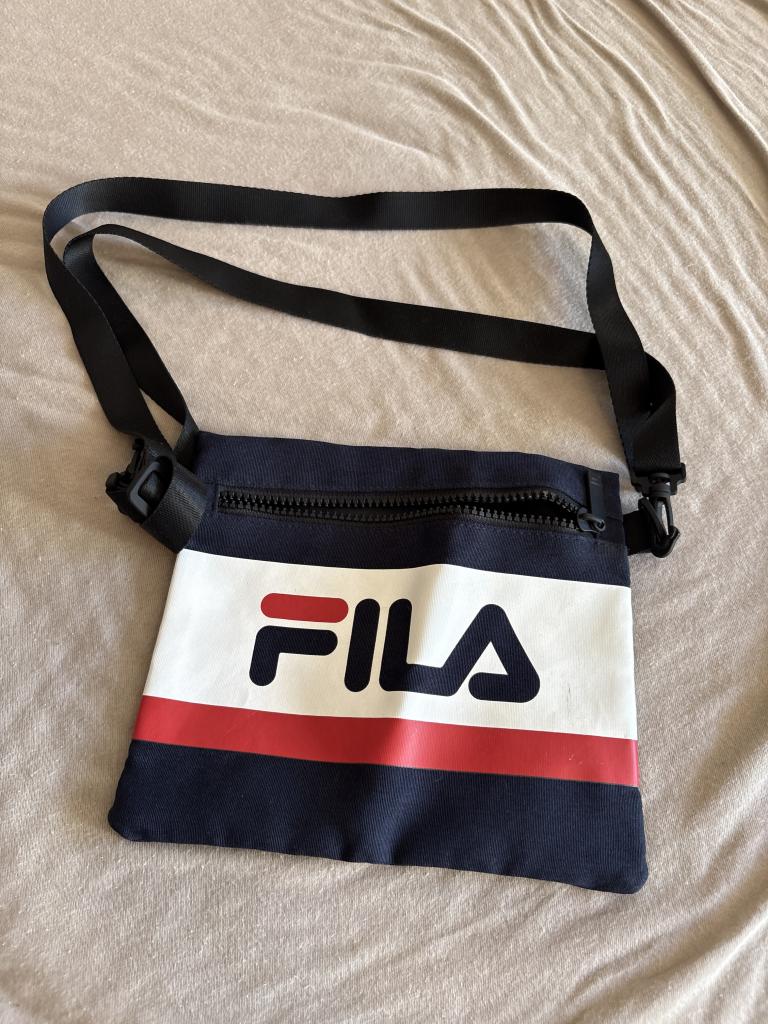 Fila skuldertaske
