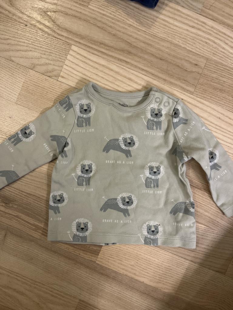 C&A bluse m. løver