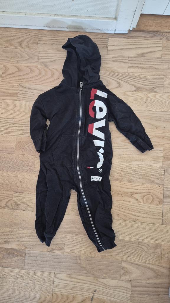 Levis heldragt