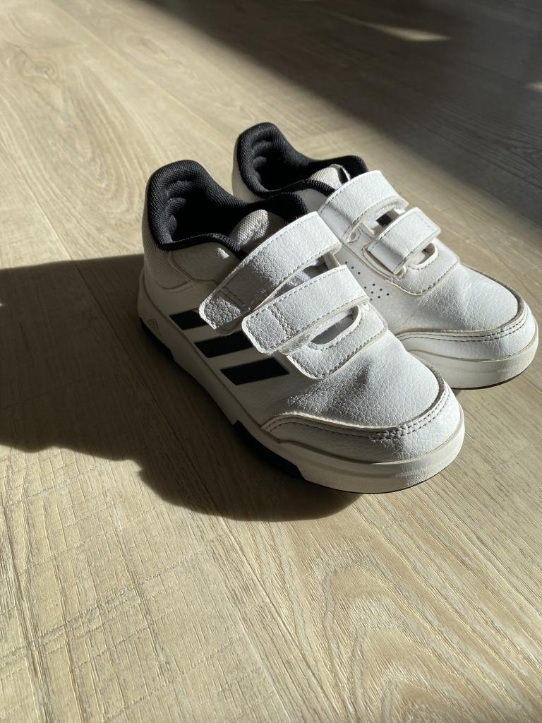 Adidas sneakers 29