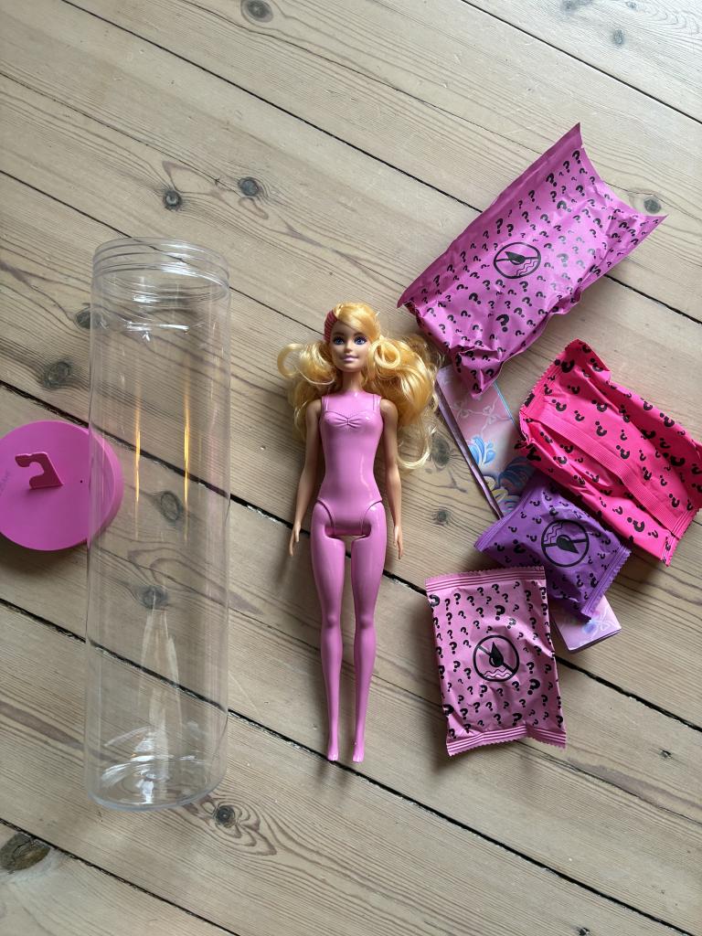 Barbie Color Reveal NY