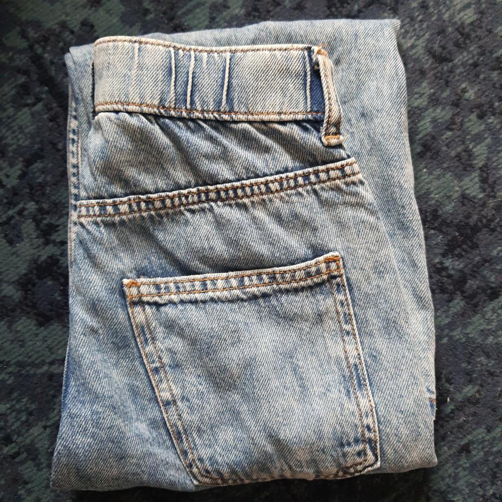 H&M jeans str. 134