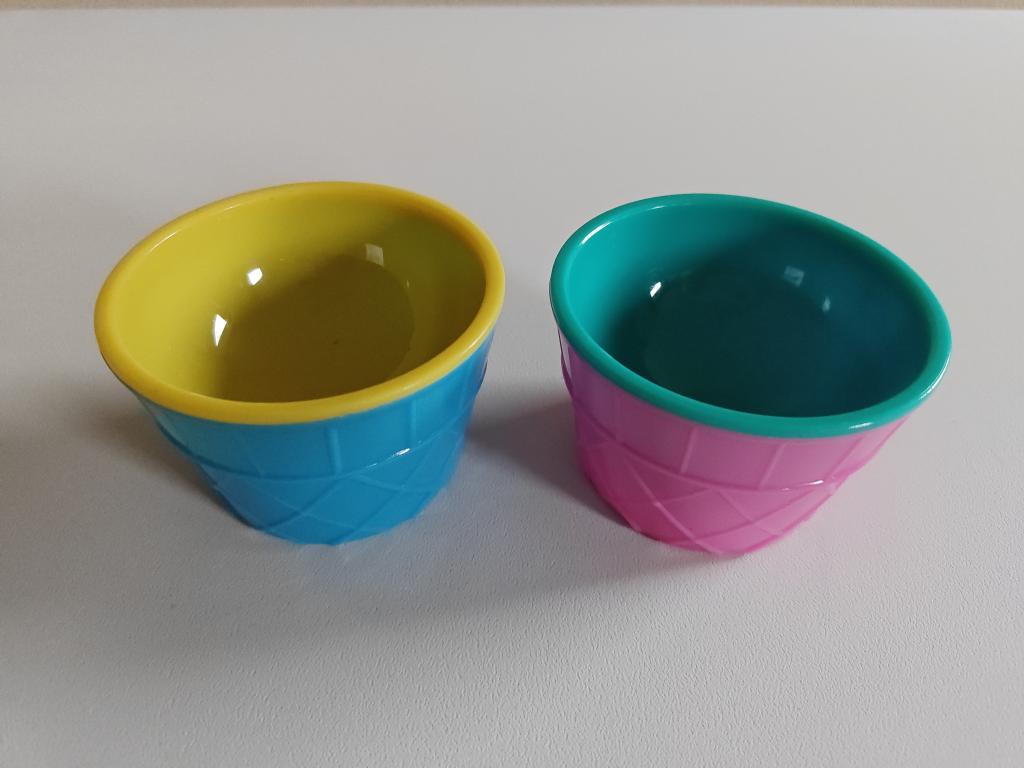 2 is skåle i plastik