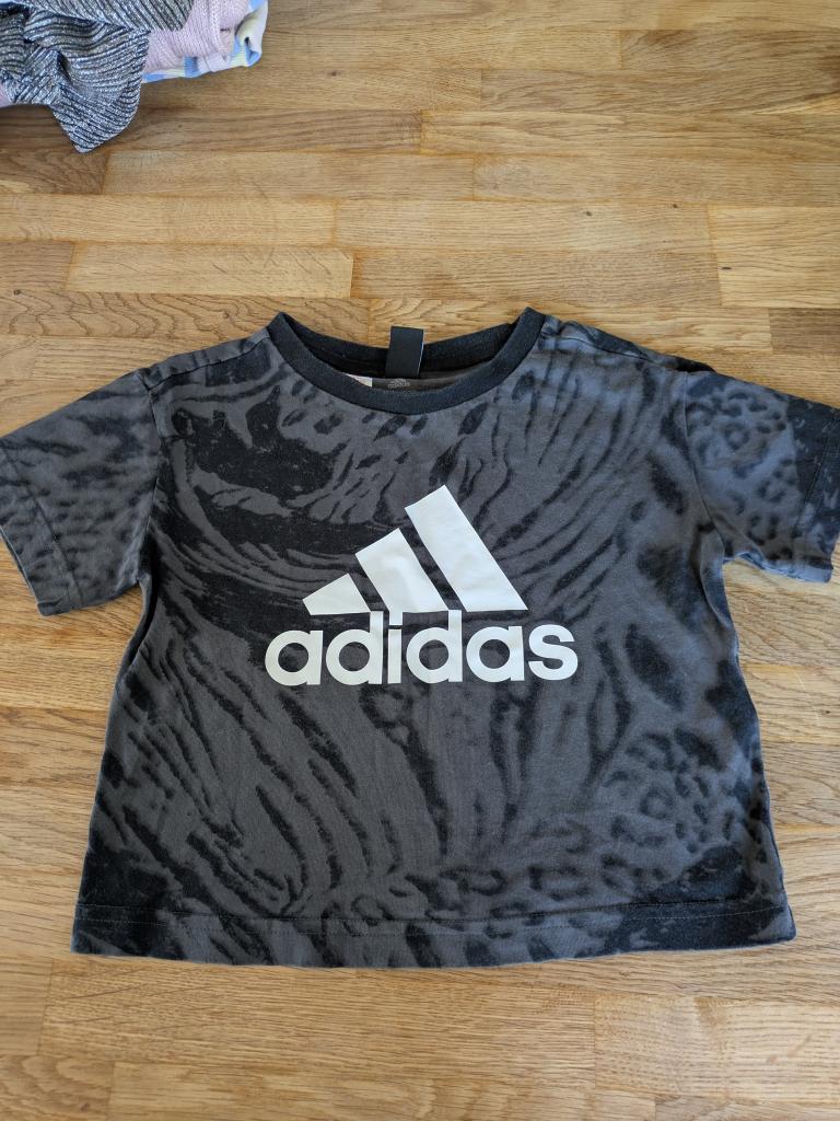 Adidas T-shirt