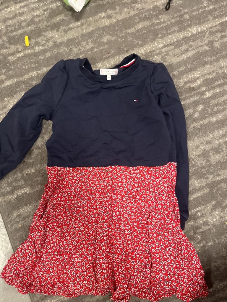 Tommy Hilfiger kjole 116