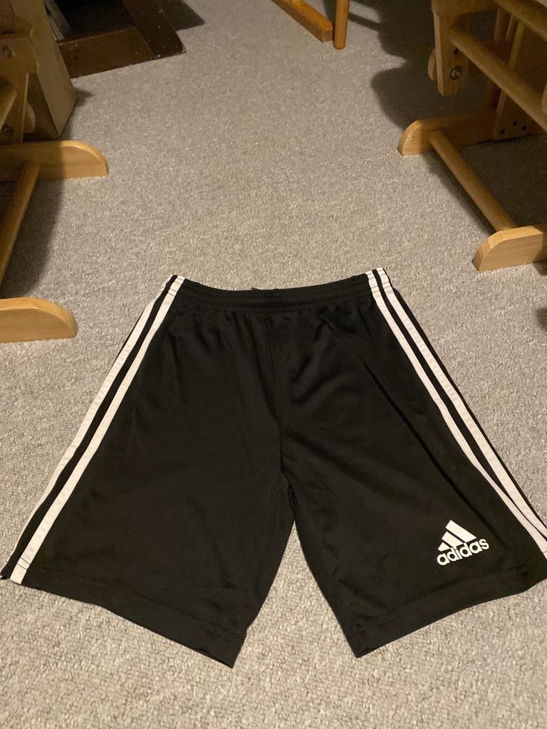 Adidas shorts 13-14 år