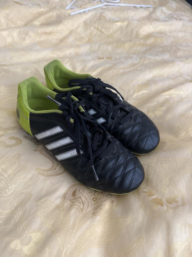 Adidas fodboldstøvler