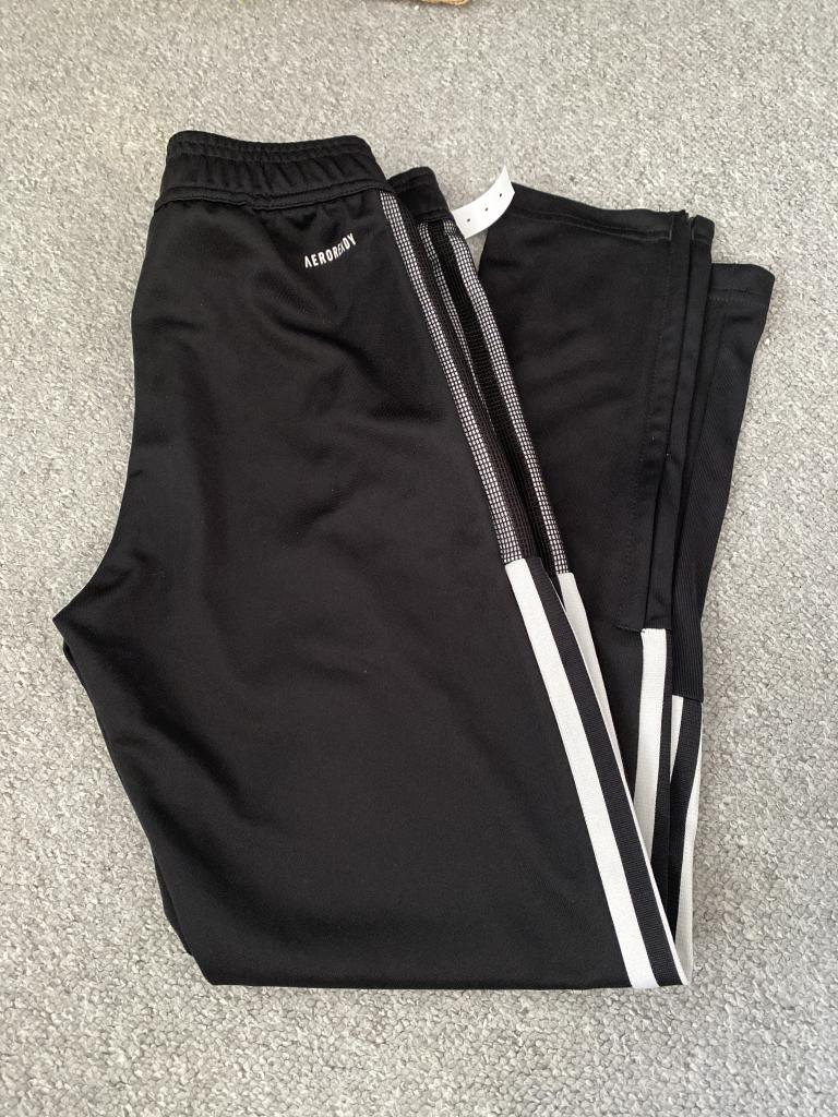 Adidas bukser 140