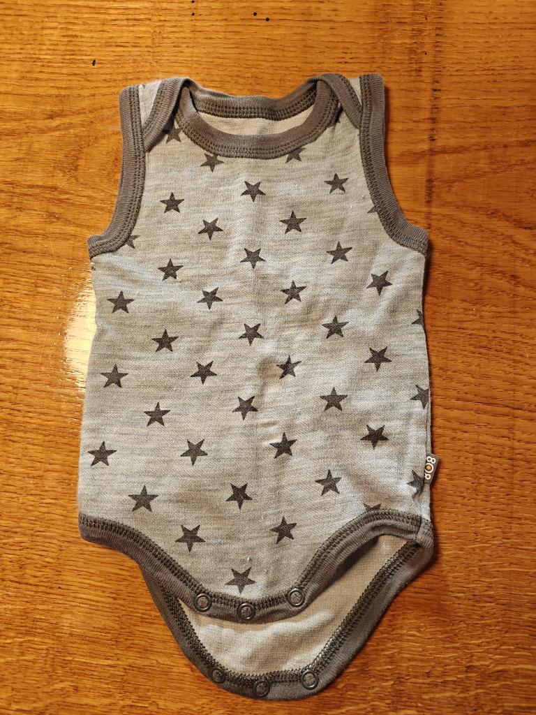 808 uldbody med stjerner