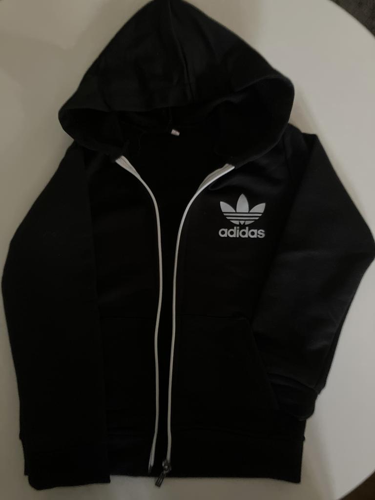 Adidas bluse sort 6 år