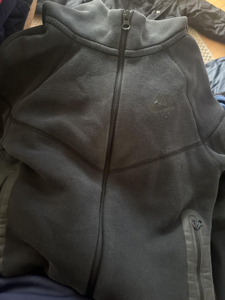 Nike hoodie 10y sort