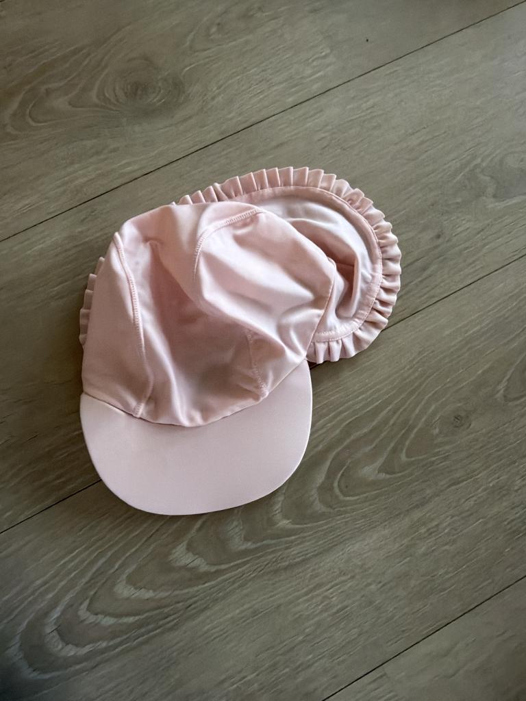 H&m uv hat lrød