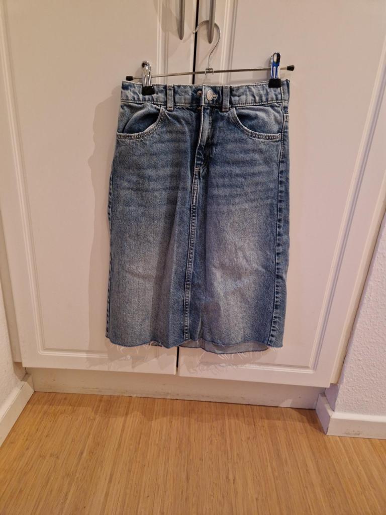H&M nederdel str 134
