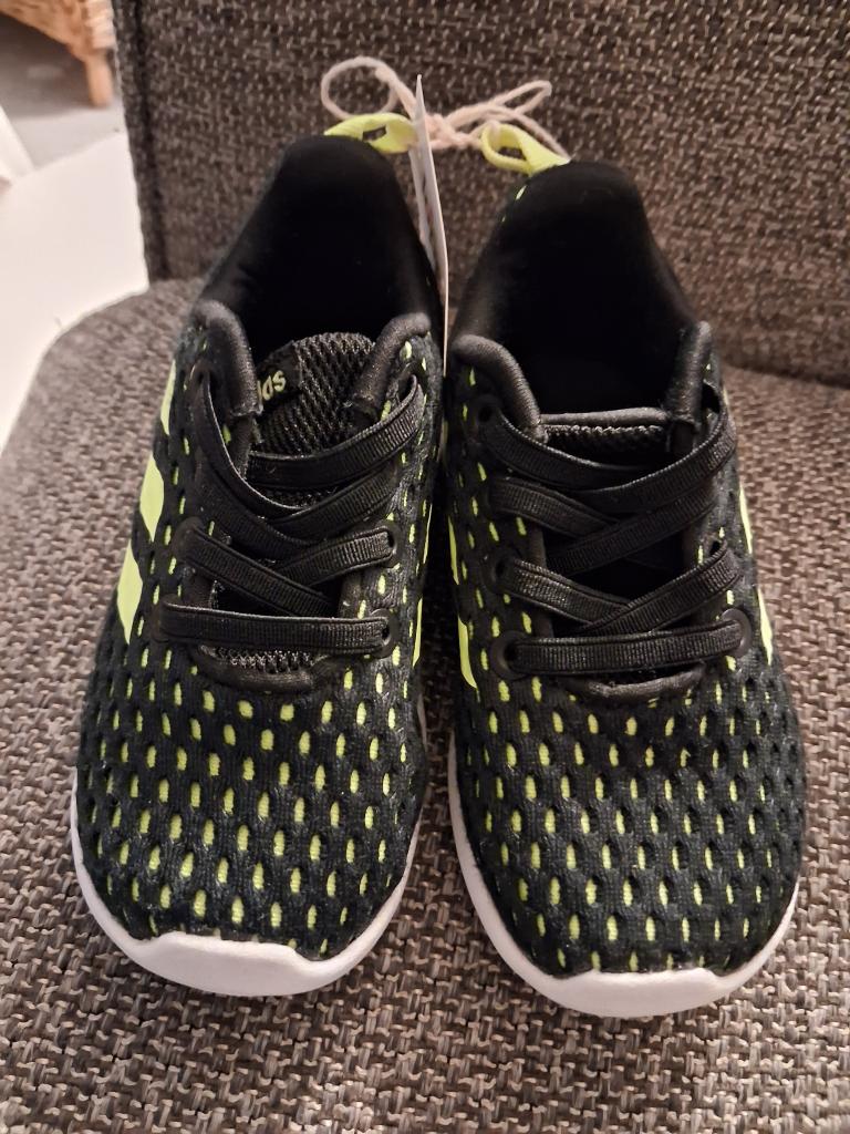 Adidas sneakers 22