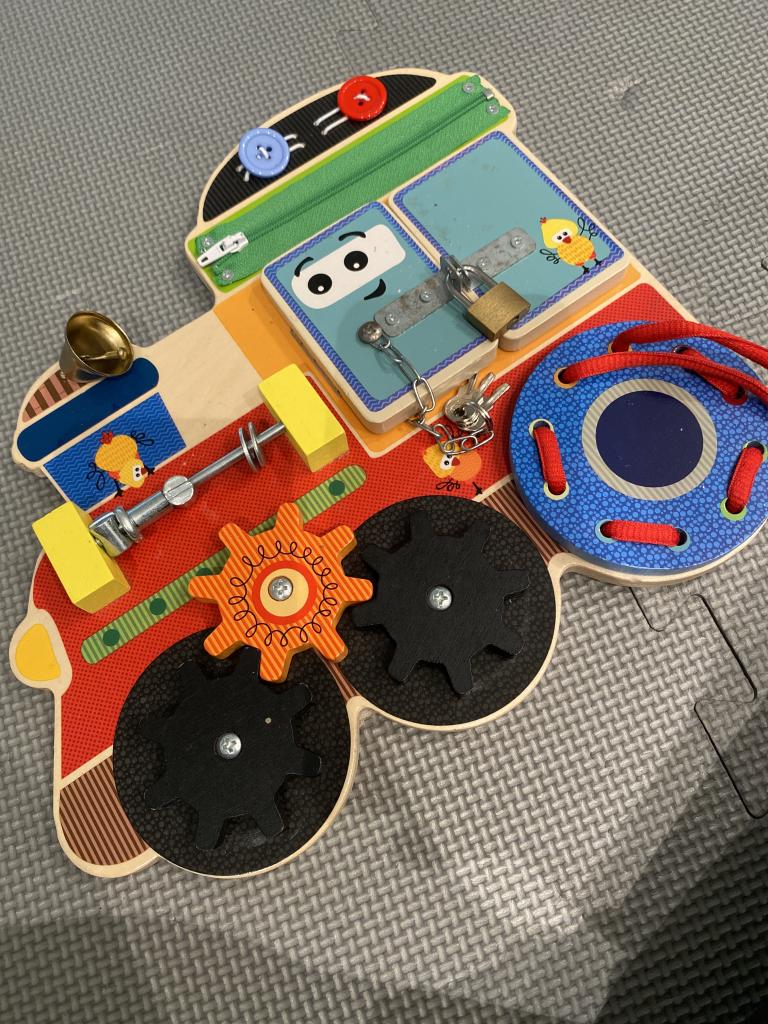 Barbo Toys aktivitetsbræ