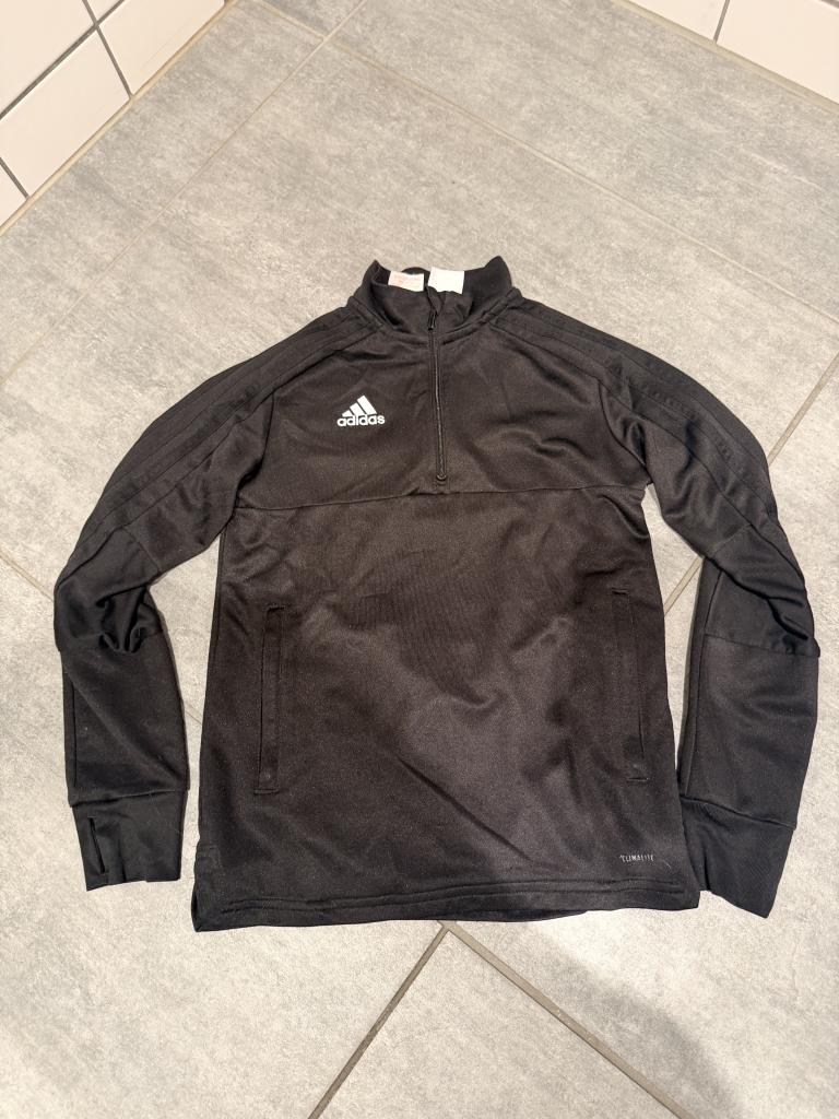 Adidas sportstrøje 140