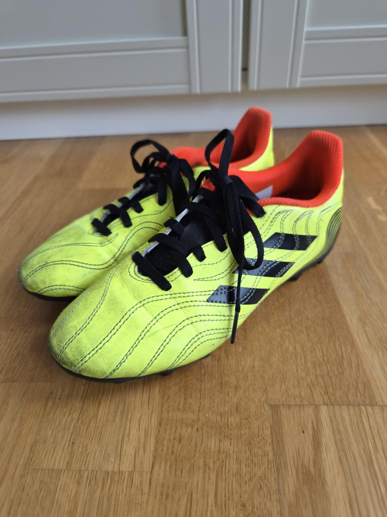 Adidas fodboldstøvler
