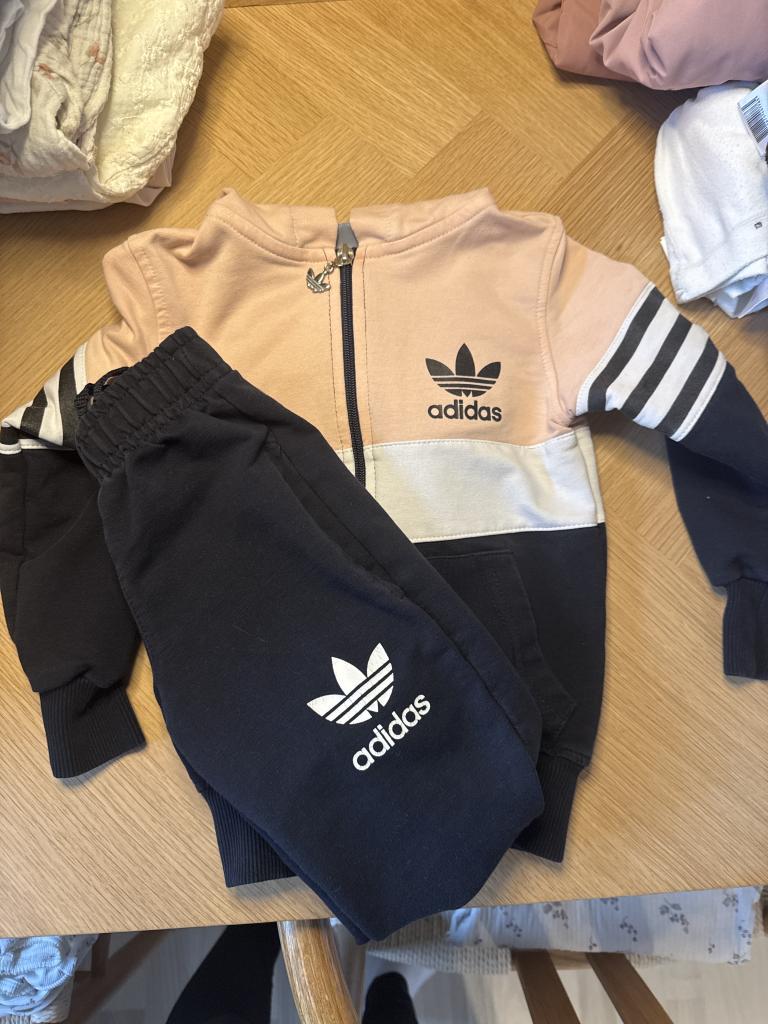 Adidas dragsæt 92
