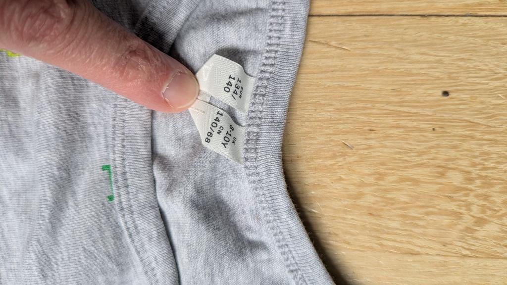 Gråt nattøj arket 8y