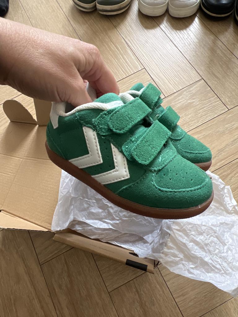 Hummel sneakers