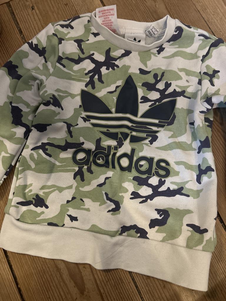 Adidas sweatshirt 92