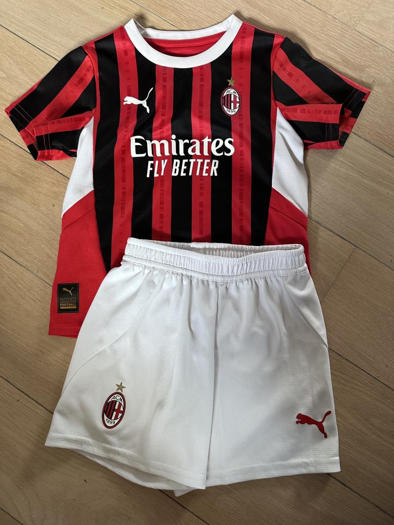 AC Milan Sæt 110