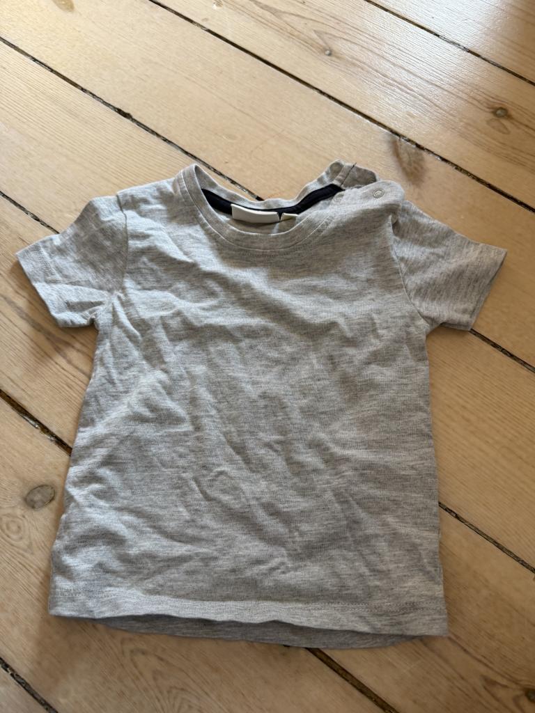 Grå T-shirt fra Juniors