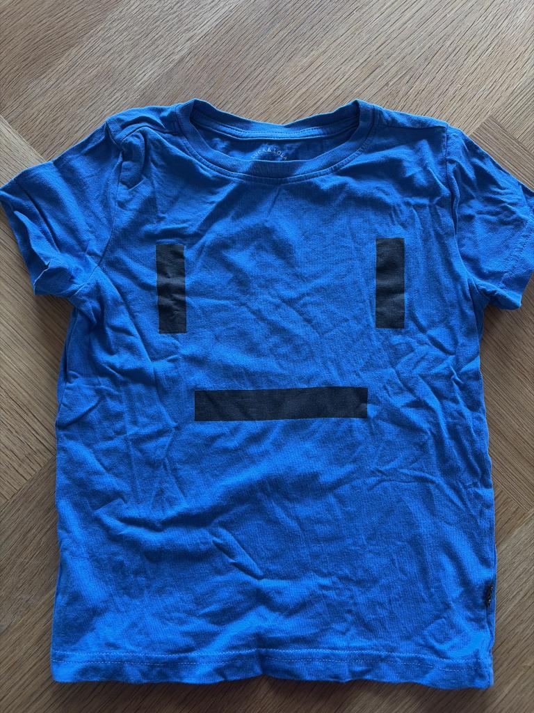 Blå T-shirt 116/116